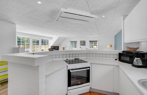 Kongsmark House | Beautiful and spacious cottage with pool.