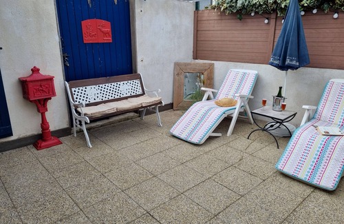 Bormes-Les-Mimosas Apartment | Beautiful apartment in terraced villa, not overlooked quiet Bormes