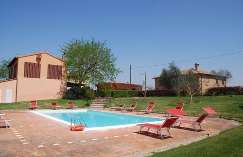 Castelfiorentino Villa | Beautiful apartment in villa for 4 people with WIFI, pool and panoramic view, close to San Gimig.