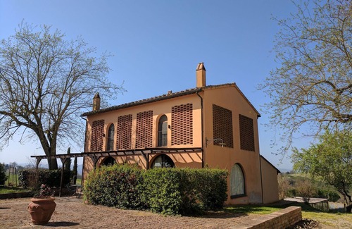 Castelfiorentino Villa | Beautiful apartment in villa for 4 people with WIFI, pool and panoramic view, close to San Gimig.