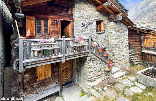 Saas Almagell Apartment | Beautiful apartment for 4 guests with WIFI, TV and parking