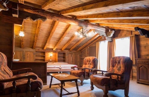 Saas Almagell Apartment | Beautiful apartment for 4 guests with WIFI, TV, balcony, pets allowed and parking