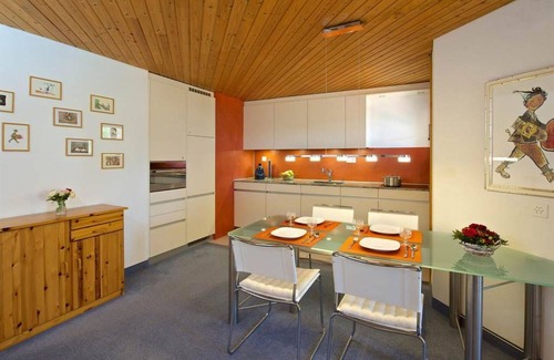 Lenzerheide Apartment | Beautiful apartment for 4 guests with TV and balcony
