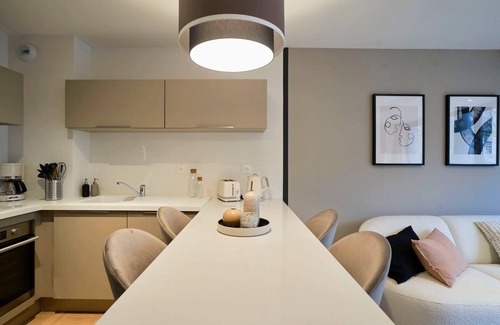 La Madeleine Apartment | Beautiful apartment with 2 bedrooms & parking