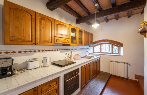 Montebonello Apartment | Beautiful apartment for 8 people with WIFI, pool, TV, pets allowed, panoramic view and parking