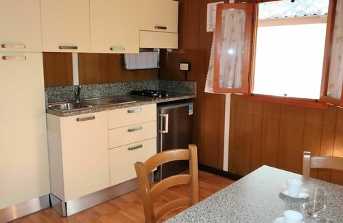 Villanova d'Albenga House | Beautiful apartment in villa for 4 people with WIFI, pool, TV, patio, pets allowed and parking