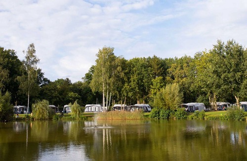 Soerendonk House | Beautiful apartment in villa for 6 guests with pool, TV, terrace, pets allowed and parking