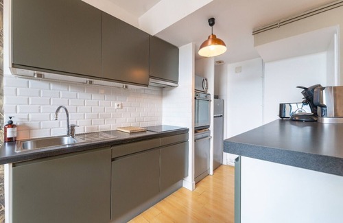Chartrons Apartment | Beautiful apartment beautifully decorated for 4 on the Quays of Bordeaux