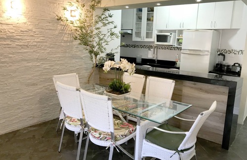 Jardim Tejereba Apartment | BEAUTIFUL APARTMENT-ENSEADA GUARUJÁ-COND FACING THE SEA-3 BEDROOMS-2 SUITES-AIR-2 GARAGES-POOL