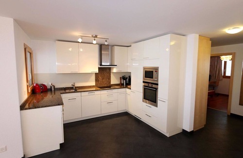 Saas-Fee Apartment | Beautiful apartment for 6 guests with WIFI, TV and balcony