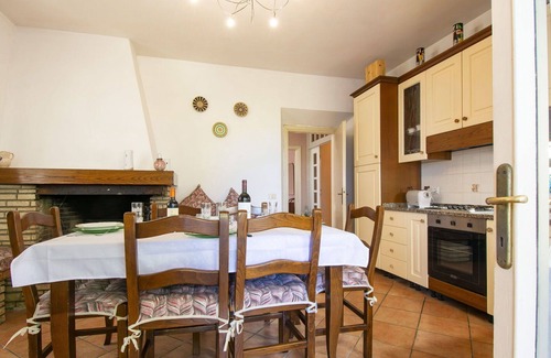Giugnano Apartment | Beautiful apartment for 10 guests with WIFI, private pool, TV, patio, pets allowed and parking