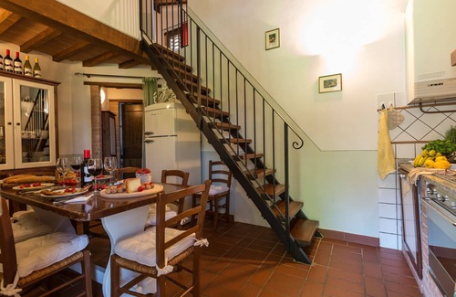 Peccioli Apartment | Beautiful apartment for 7 guests with pool, A/C, WIFI, TV, pets allowed, panoramic view and park.