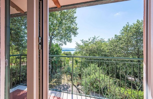 San Feliciano Apartment | Beautiful apartment for 4 people with A/C, pool, WIFI, TV, patio and pets allowed