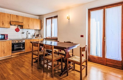 Sant'Antonio di Mavignola Apartment | Beautiful apartment for 6 guests with TV and balcony