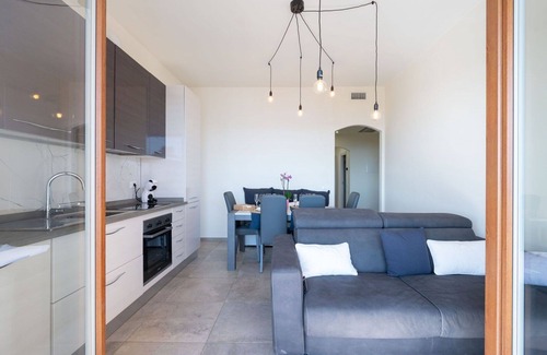 Varazze Apartment | Beautiful apartment for 6 people with hot tub, WIFI, A/C, TV, terrace and pets allowed