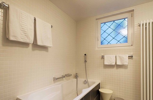 Ascona Apartment | Beautiful apartment for 4 people with WIFI, TV, balcony, pets allowed and parking