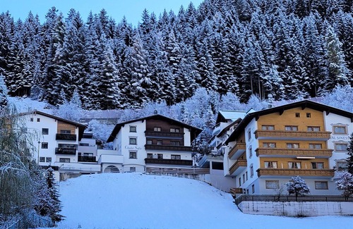 Ischgl Apartment | Beautiful apartment for 6 people with WIFI, TV, balcony and pets allowed