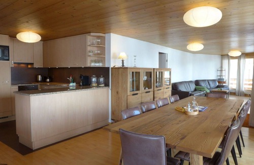 Murren Apartment | Beautiful apartment for 10 people with WIFI, TV and balcony