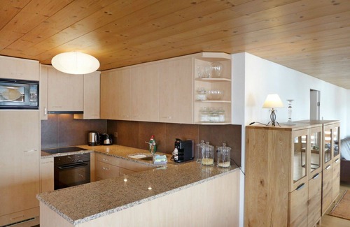 Murren Apartment | Beautiful apartment for 10 people with WIFI, TV and balcony