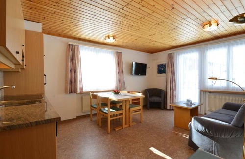 Saas-Fee Apartment | Beautiful apartment for 5 guests with WIFI, TV and balcony