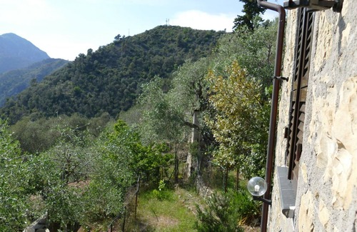 Airole Apartment | Beautiful apartment for 4 people with WIFI, balcony, pets allowed and panoramic view