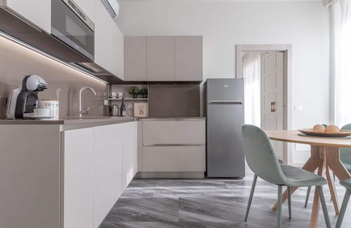 Pavia Apartment | Beautiful apartment for 4 guests with WIFI, A/C, TV, balcony and panoramic view