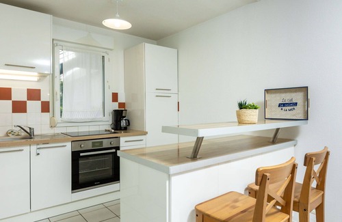 Pleurtuit Apartment | Beautiful apartment for 4 people with WIFI, TV and terrace