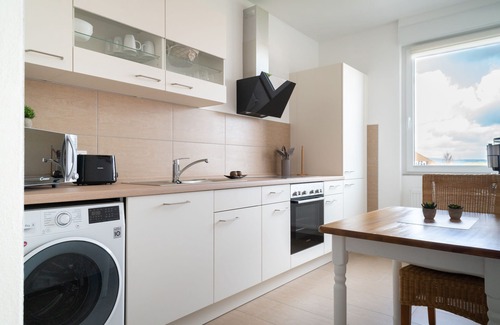 Landstuhl Apartment | Beautiful Apartment in town center (TLA/TDY/TLF)