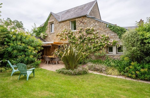 Sartilly-Baie-Bocage Villa | Beautiful apartment in villa for 3 people with WIFI, TV and terrace