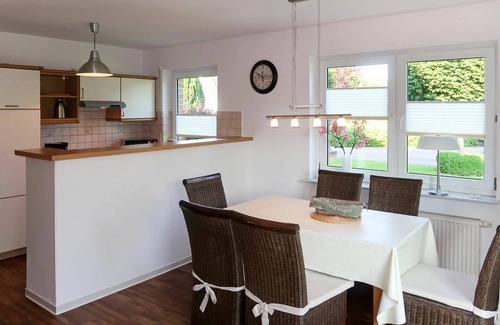 Ditzumerverlaat House | Beautiful apartment in villa for 8 guests with WIFI, TV, terrace and pets allowed