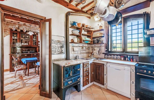 Lidarno Villa | Beautiful apartment in villa for 6 guests with WIFI, pool, TV, patio, pets allowed and parking