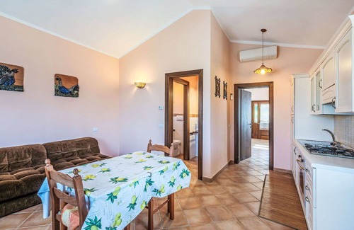 Lidarno Villa | Beautiful apartment in villa for 4 guests with WIFI, pool, A/C, TV, patio, pets allowed and park.
