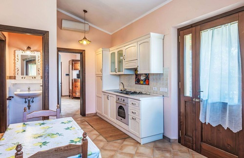 Lidarno Villa | Beautiful apartment in villa for 4 guests with WIFI, pool, A/C, TV, patio, pets allowed and park.
