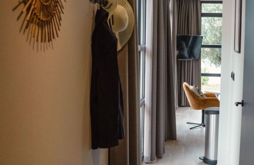 Maurik House | Beautiful apartment in villa for 6 people with WIFI, TV, terrace, pets allowed and parking