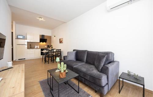 Seget Donji Apartment | Beautiful Apartment In Seget Donji With Wifi
