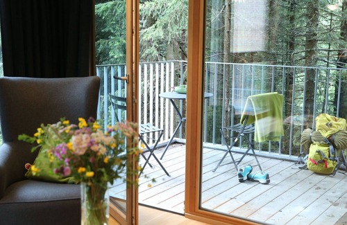 Großdorf House | Beautiful apartment in villa for 6 guests with WIFI, pool, TV, balcony and panoramic view