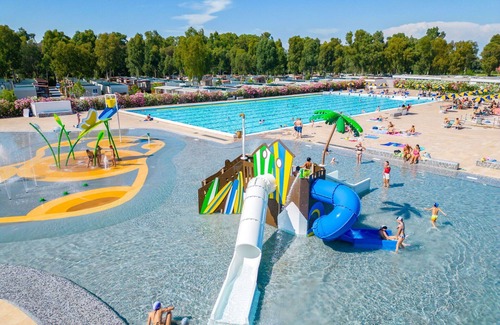 Zona XXXIV Casal Palocco House | Beautiful apartment in villa for 6 guests with pool, A/C, WIFI, TV and terrace