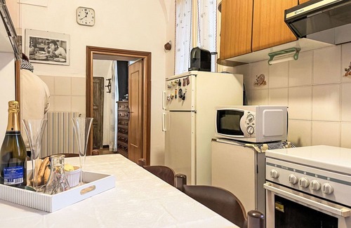 Borgomaro Apartment | Beautiful apartment for 6 guests with WIFI, TV, pets allowed and parking