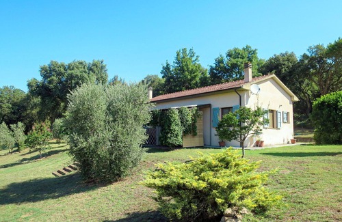 Montorsaio House | Beautiful apartment in villa for 4 guests with pool, WIFI, TV, patio, pets allowed and parking