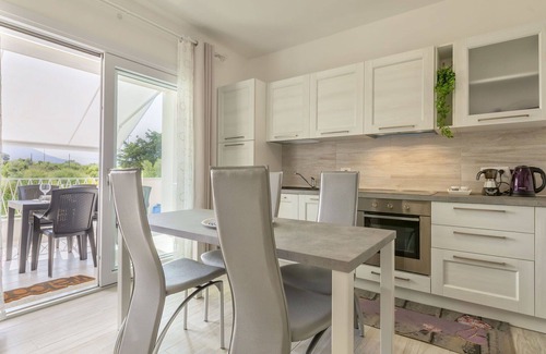 La Muddizza Apartment | Beautiful apartment for 5 guests with A/C, WIFI, pool, TV and terrace