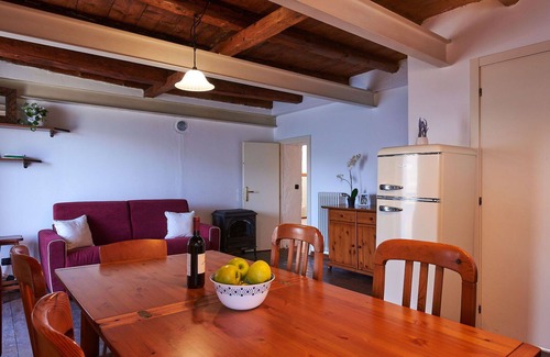Bellano House | Beautiful apartment in villa for 12 guests with WIFI, A/C, TV, patio and pets allowed