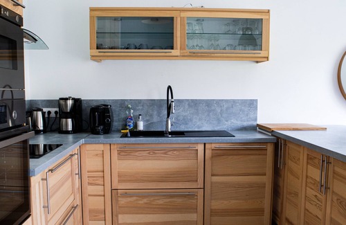 Vernon Apartment | Beautiful apartment on the edge of seine Vernon giverny sleeps 8