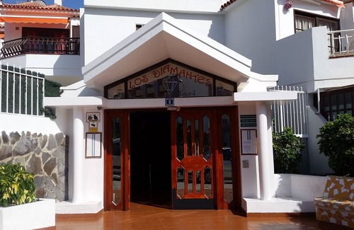 Los Cristianos Apartment | Beautiful apartment with sun all day and swimming pool climat./Free WIFI