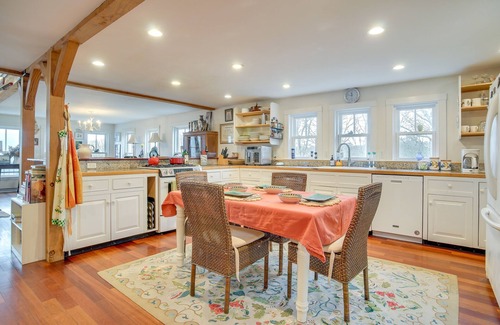 Aquinnah House | Beautiful Aquinnah Home: Ocean View, Walk to Beach