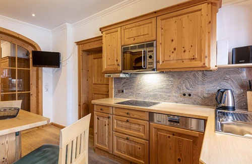 Reith bei Kitzbuehel Apartment | Beautiful apartment for 7 people with WIFI, hot tub, TV, balcony and parking