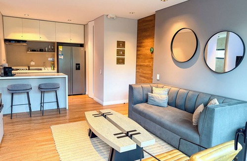 Las Lomas I Apartment | Beautiful Balcony Apartment with A/C in El Poblado!n
