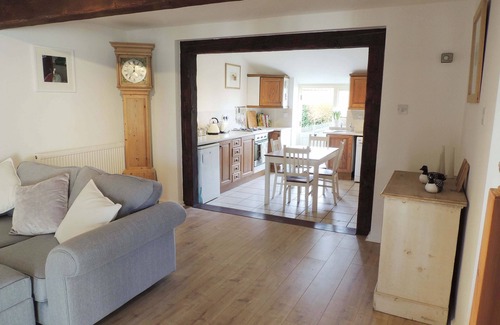 East Knighton House | Beautiful Barn Conversion In Stunning Setting with Super Fast Fibre Broadband