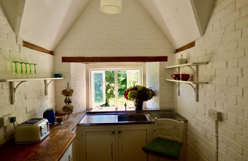 Cricket Malherbie House | Beautiful Barn in rural Somerset, close to the coast, with stunning views