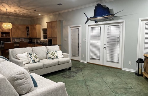 Theodore House | Beautiful Bay House located on Mobile Bay. 15 minutes to Dauphin Island Beaches