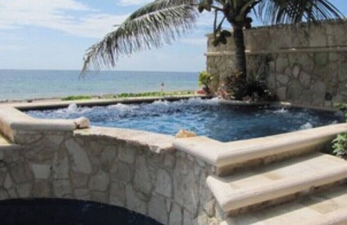 Puerto Morelos House | Beautiful Beach Front Luxury House with Pool 5BR/5BA Opt +1ap
